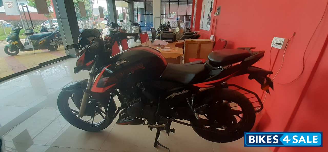 TVS Apache RTR 200 4V