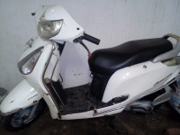 P S White Honda Aviator