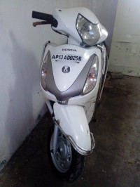 P S White Honda Aviator