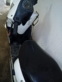 P S White Honda Aviator