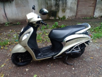 Golden Yamaha Fascino