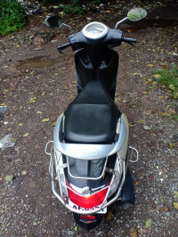 Golden Yamaha Fascino