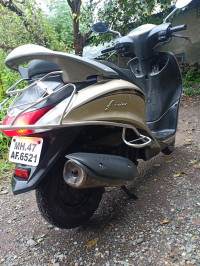 Golden Yamaha Fascino