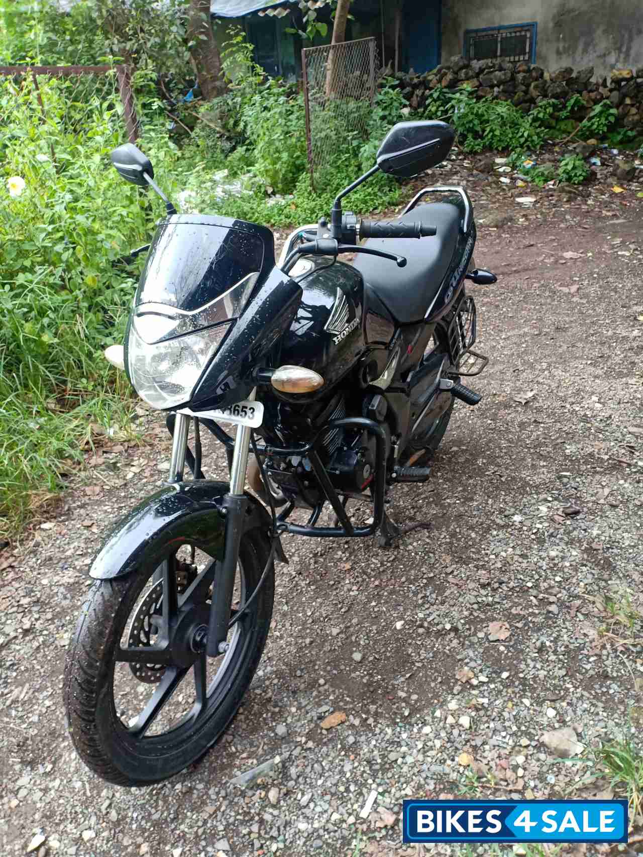 Black Honda CB Unicorn