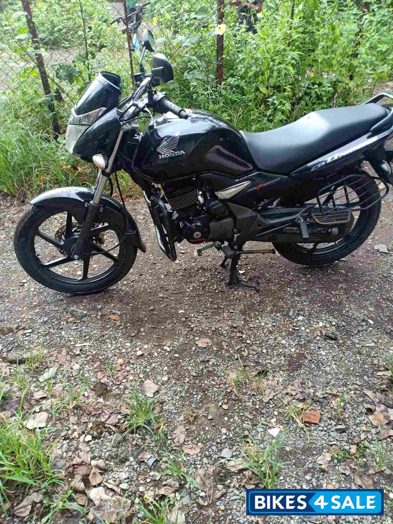 Black Honda CB Unicorn