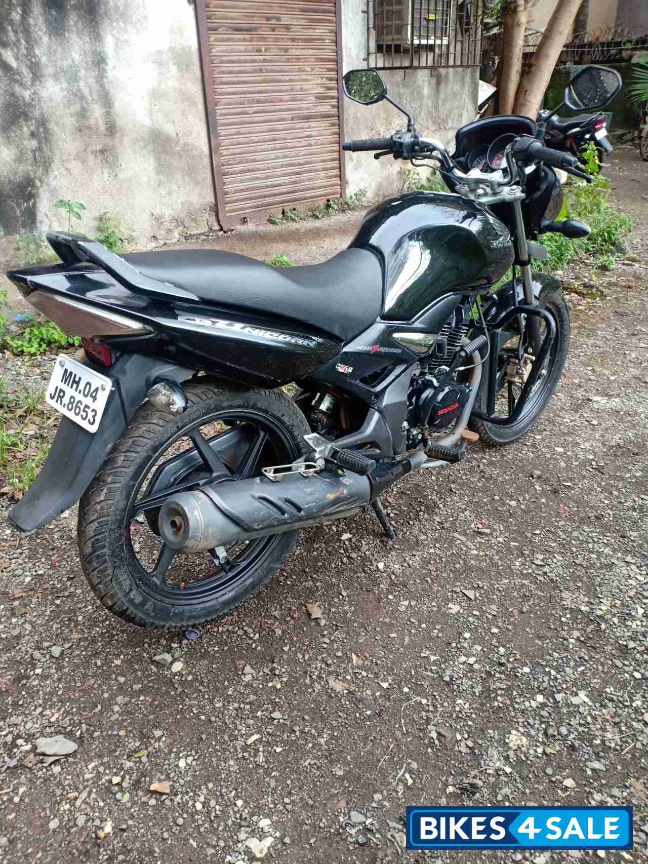 Black Honda CB Unicorn