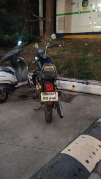 Black Royal Enfield Thunderbird 350