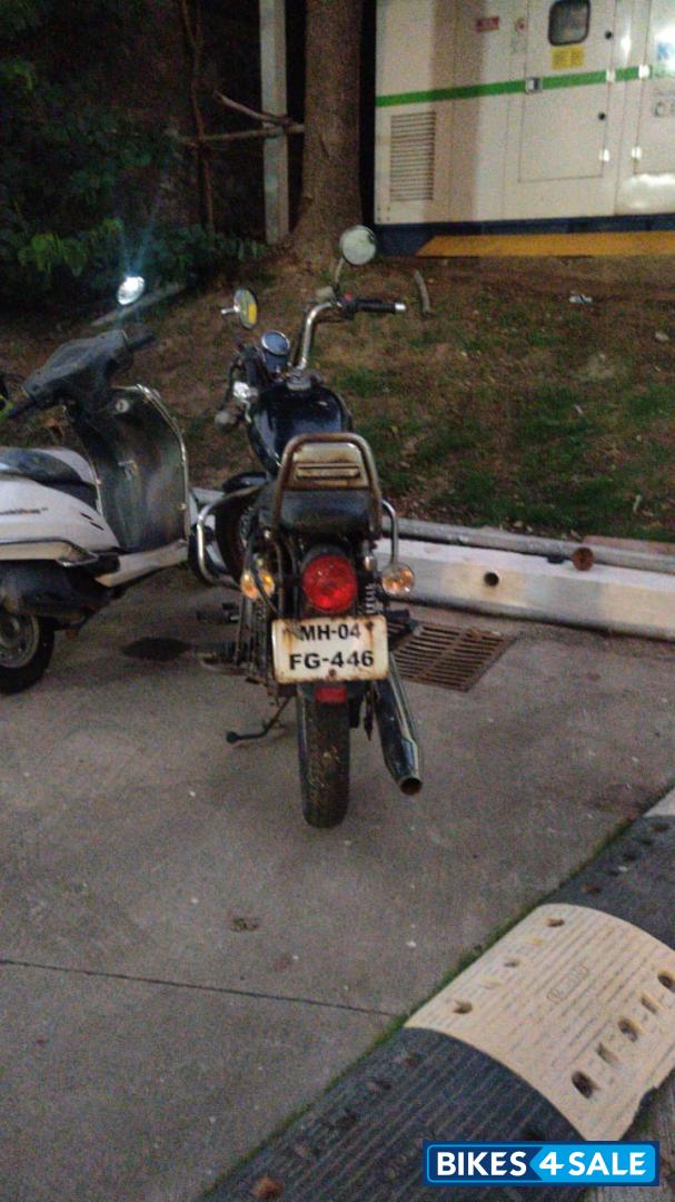 Black Royal Enfield Thunderbird 350