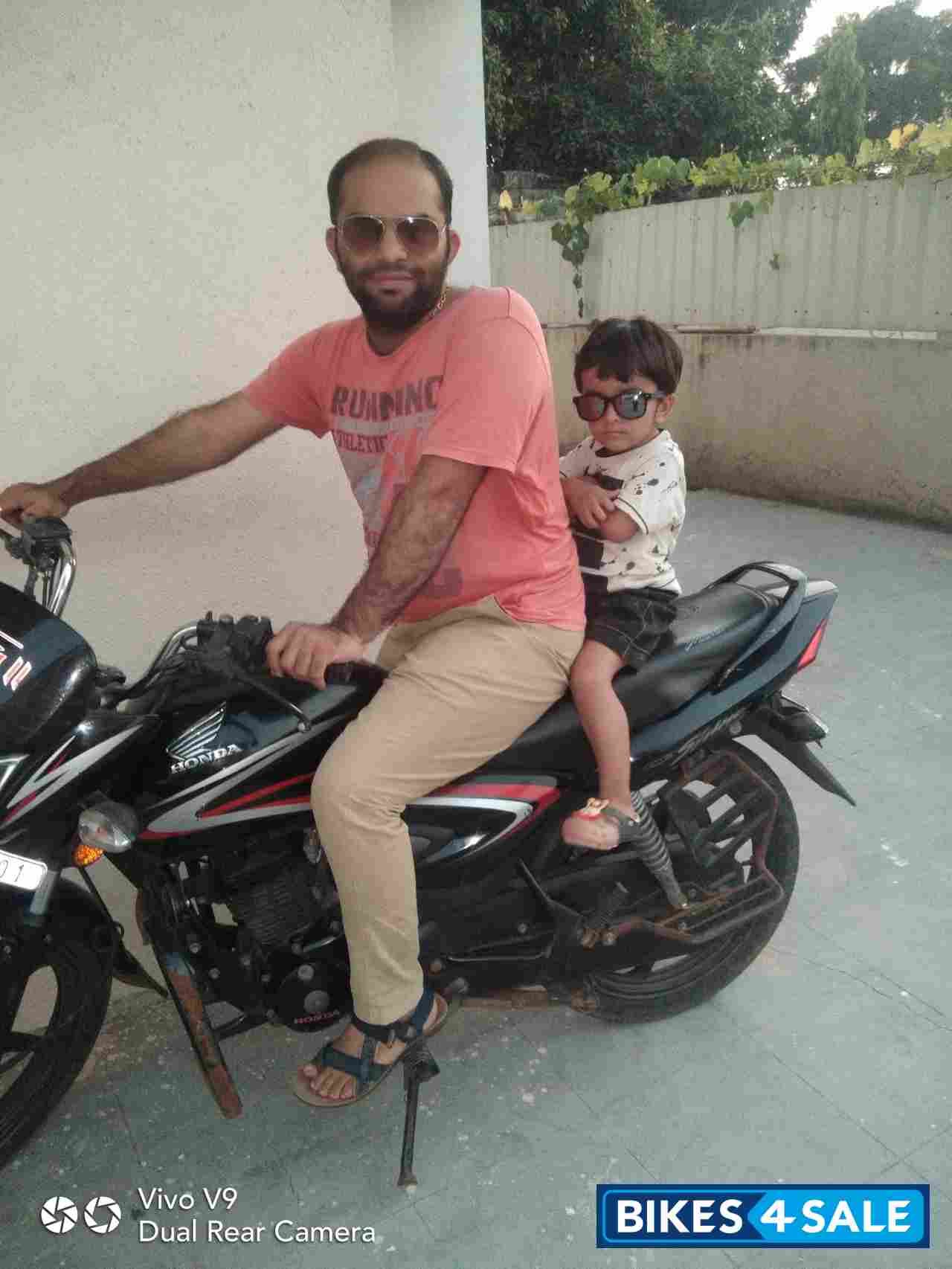 Black Honda CB Shine