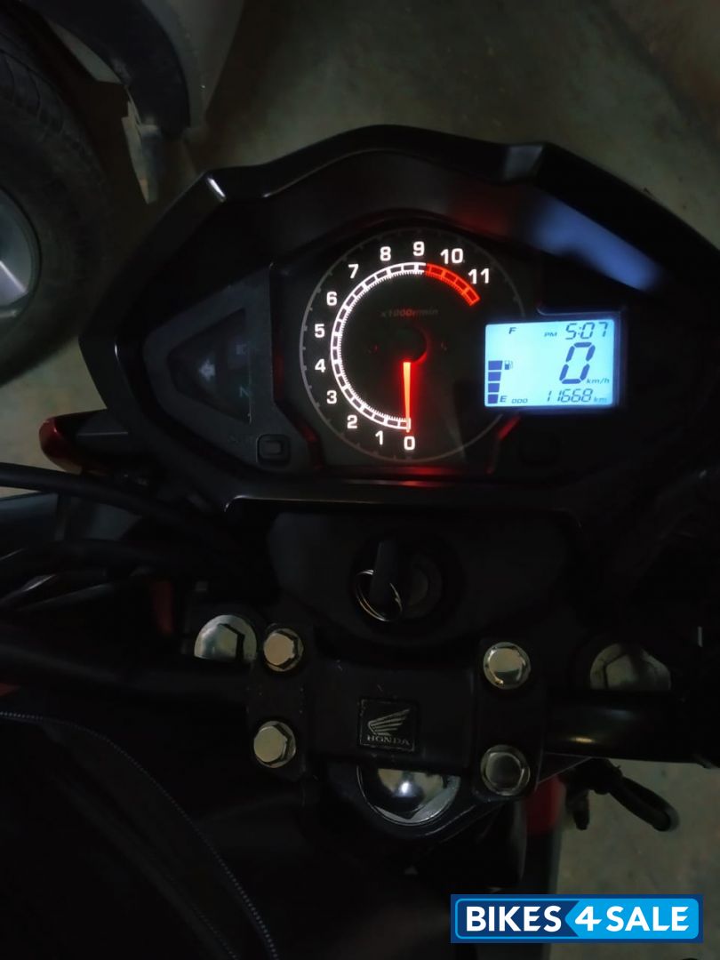 Red Honda Unicorn Dazzler