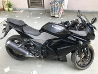 Black Kawasaki Ninja 250R