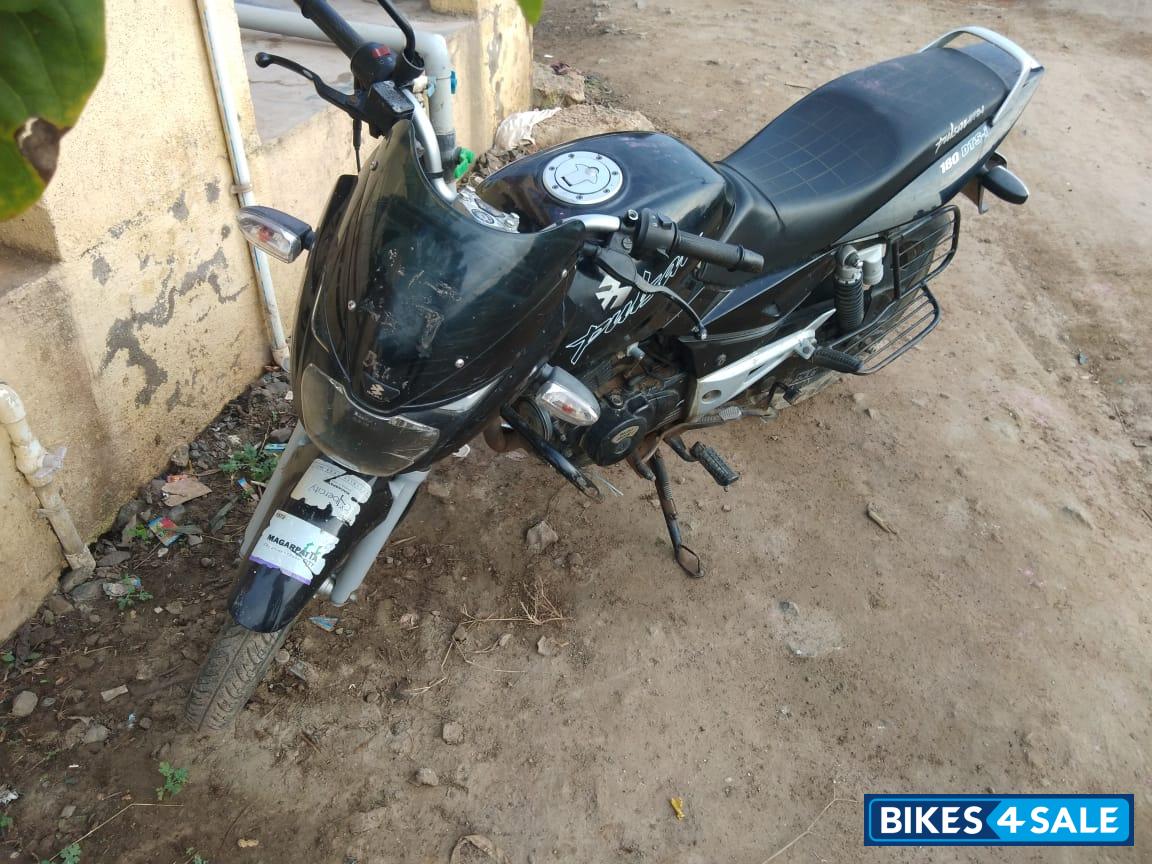 Black Bajaj Pulsar 180 DTSi