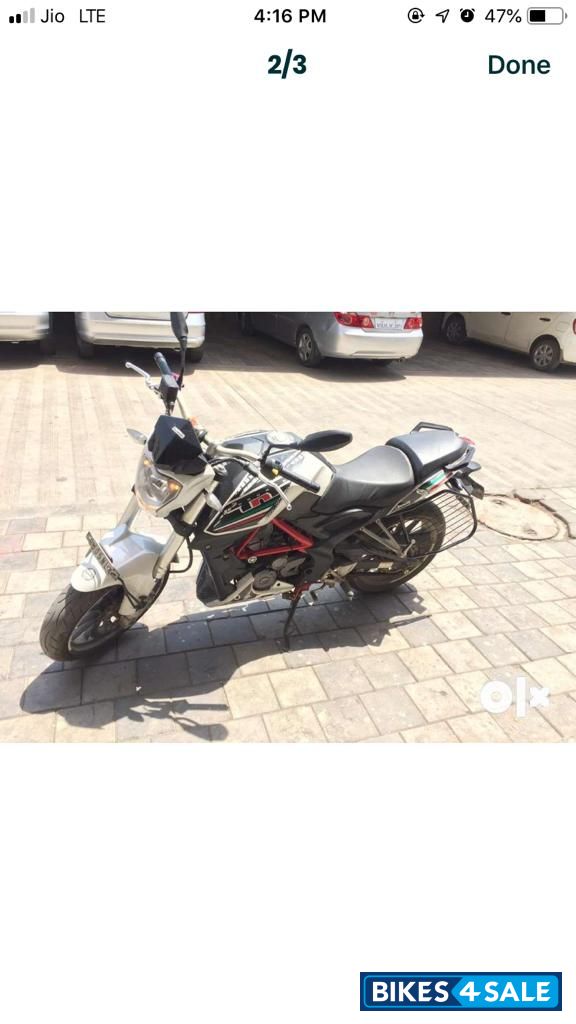 White Benelli TNT 25