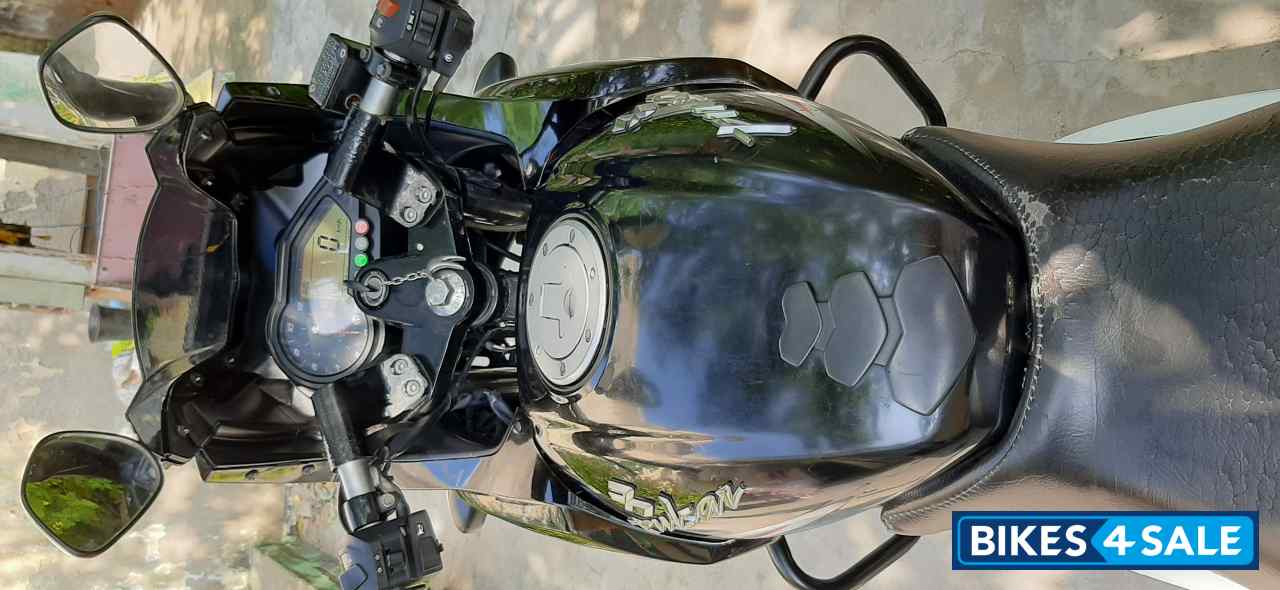 Bajaj Pulsar 220F