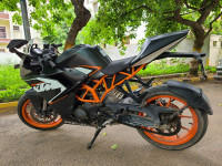 Black KTM RC 200