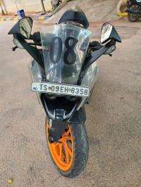 Black KTM RC 200