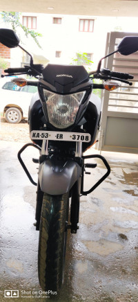 Orange And Black Honda CB Hornet 160R