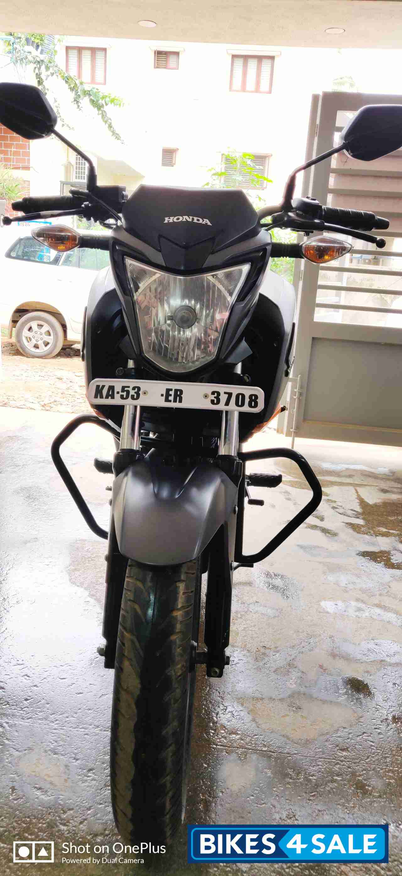 Orange And Black Honda CB Hornet 160R