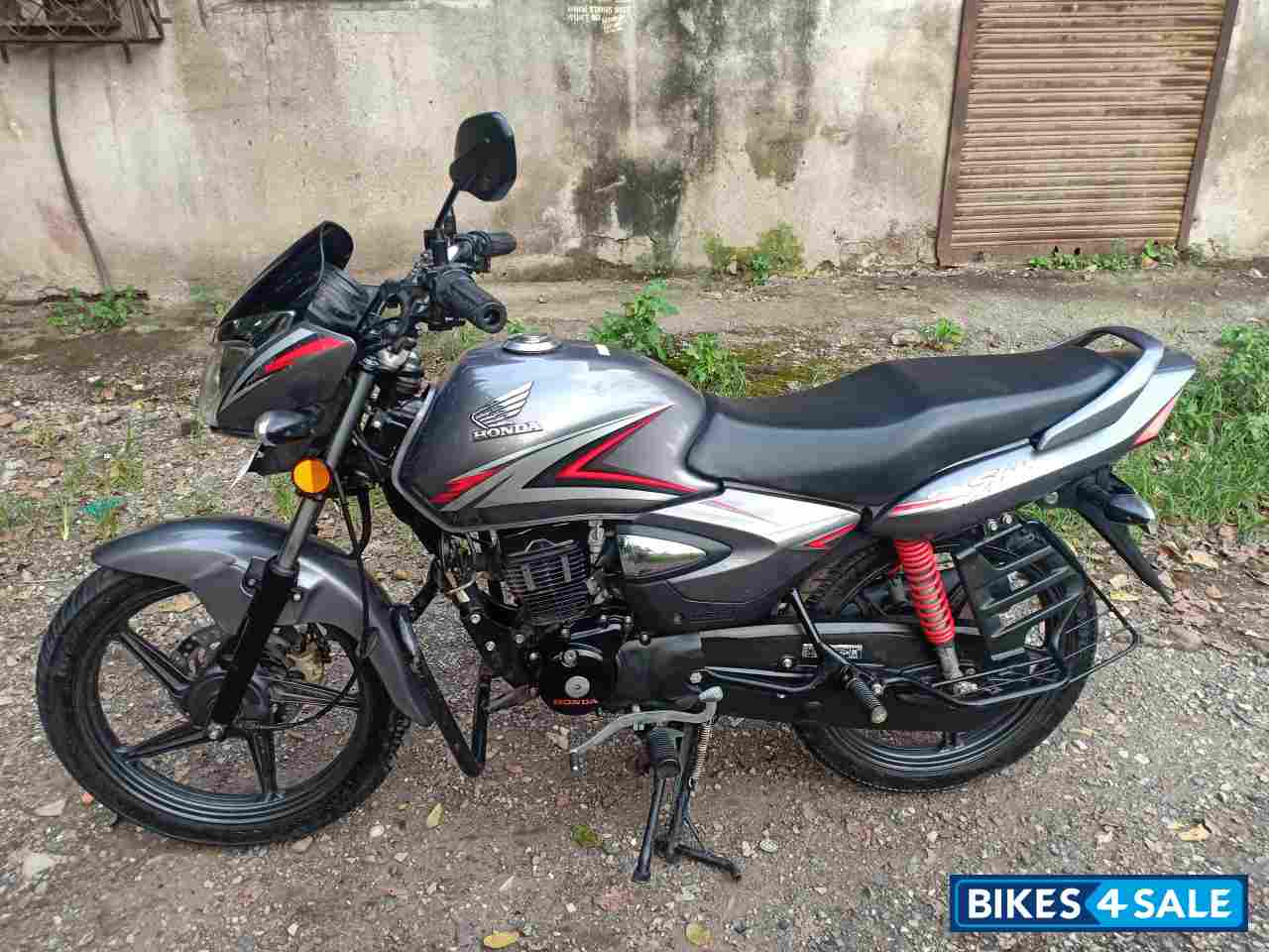 Grey Metallic Honda CB Shine