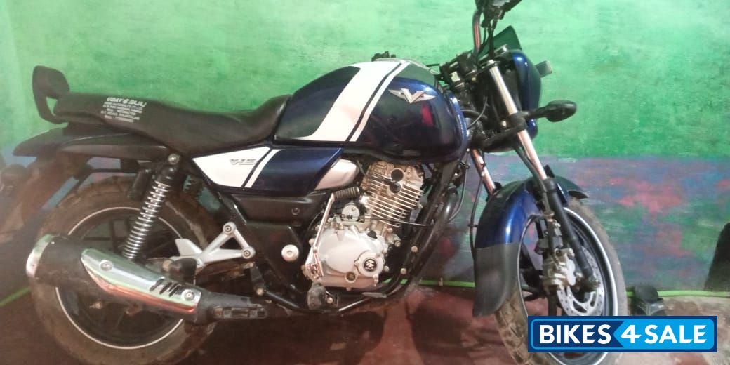 Bajaj V15