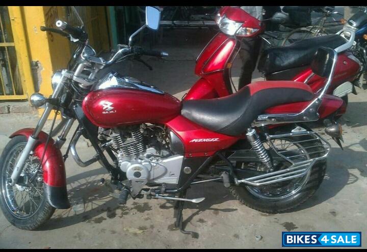 Bajaj Avenger 180 DTS-i