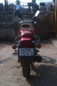 Bajaj Avenger 180 DTS-i