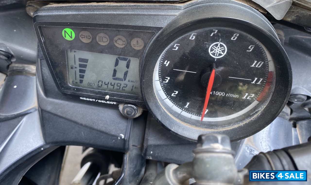 Midnight Black Yamaha YZF R15