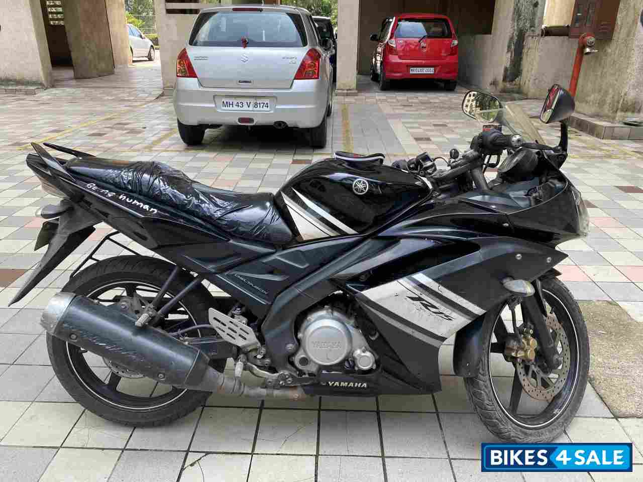 Midnight Black Yamaha YZF R15