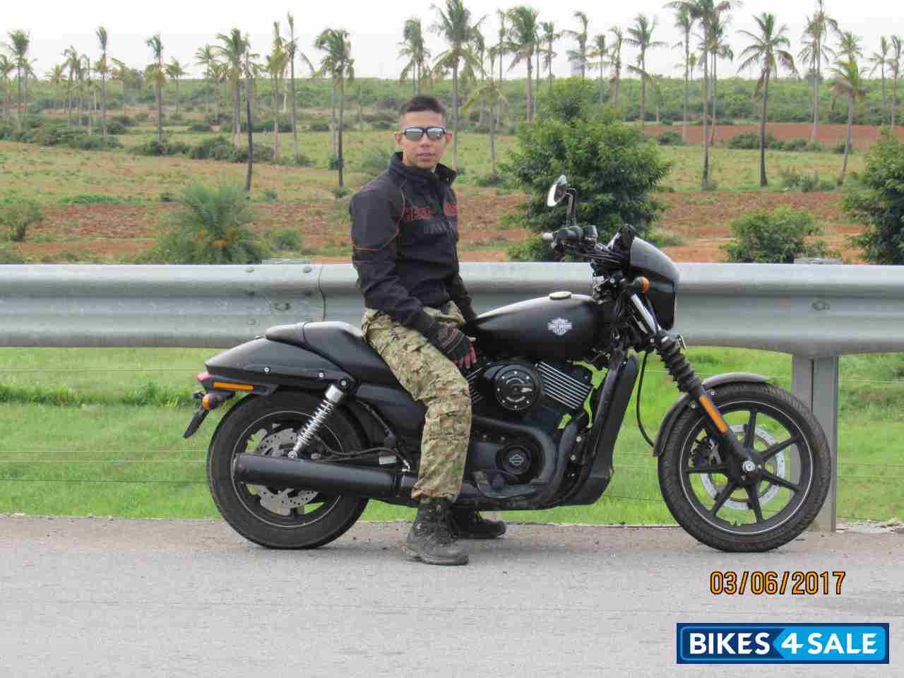 Denim Matt Black Harley Davidson Street 750