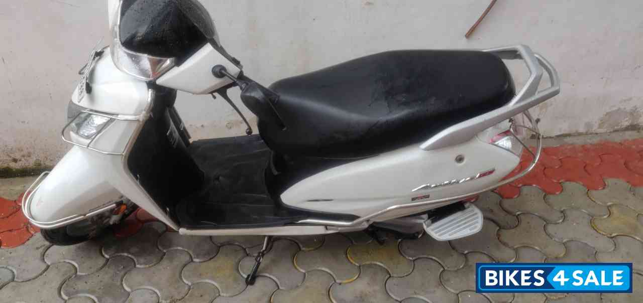 White Honda Activa 125