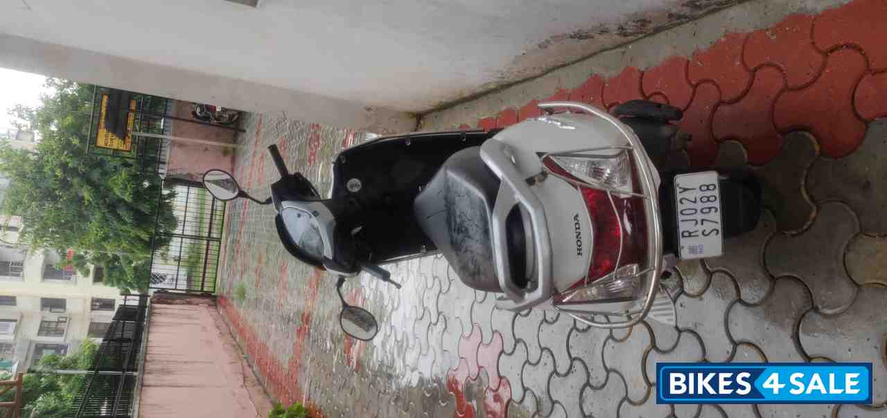 White Honda Activa 125