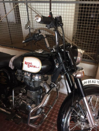 Black Royal Enfield Classic 350