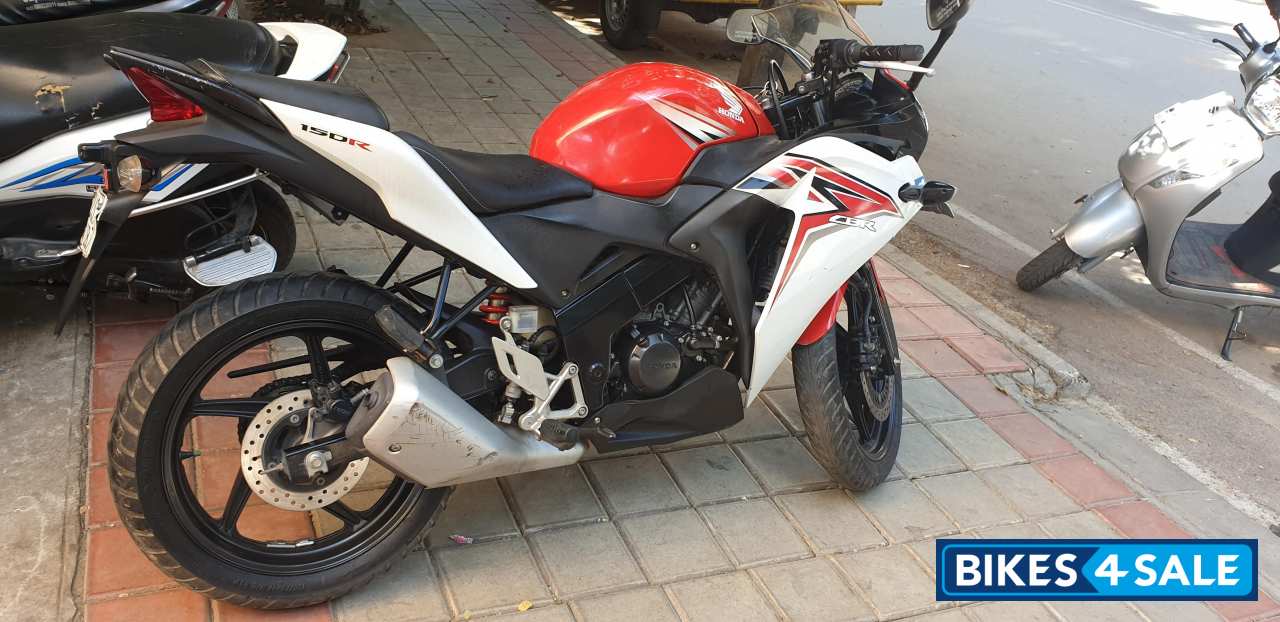 Red/white Honda CBR 150R