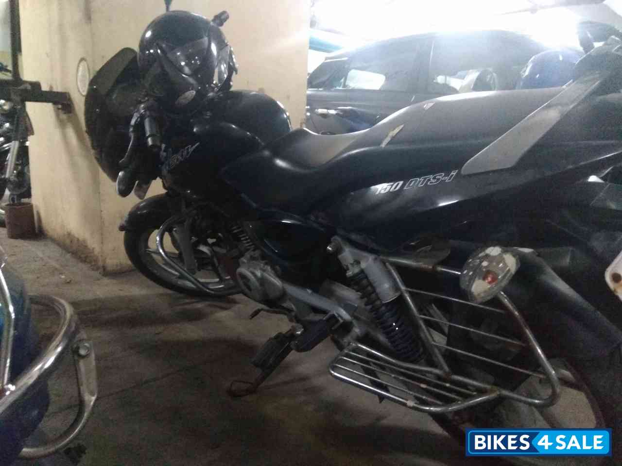 Black Bajaj Pulsar 150 DTSi