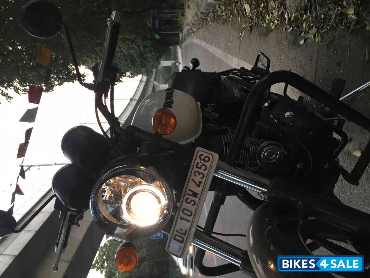 White Royal Enfield Thunderbird X 350