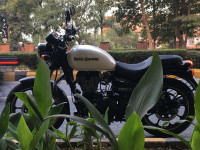 White Royal Enfield Thunderbird X 350