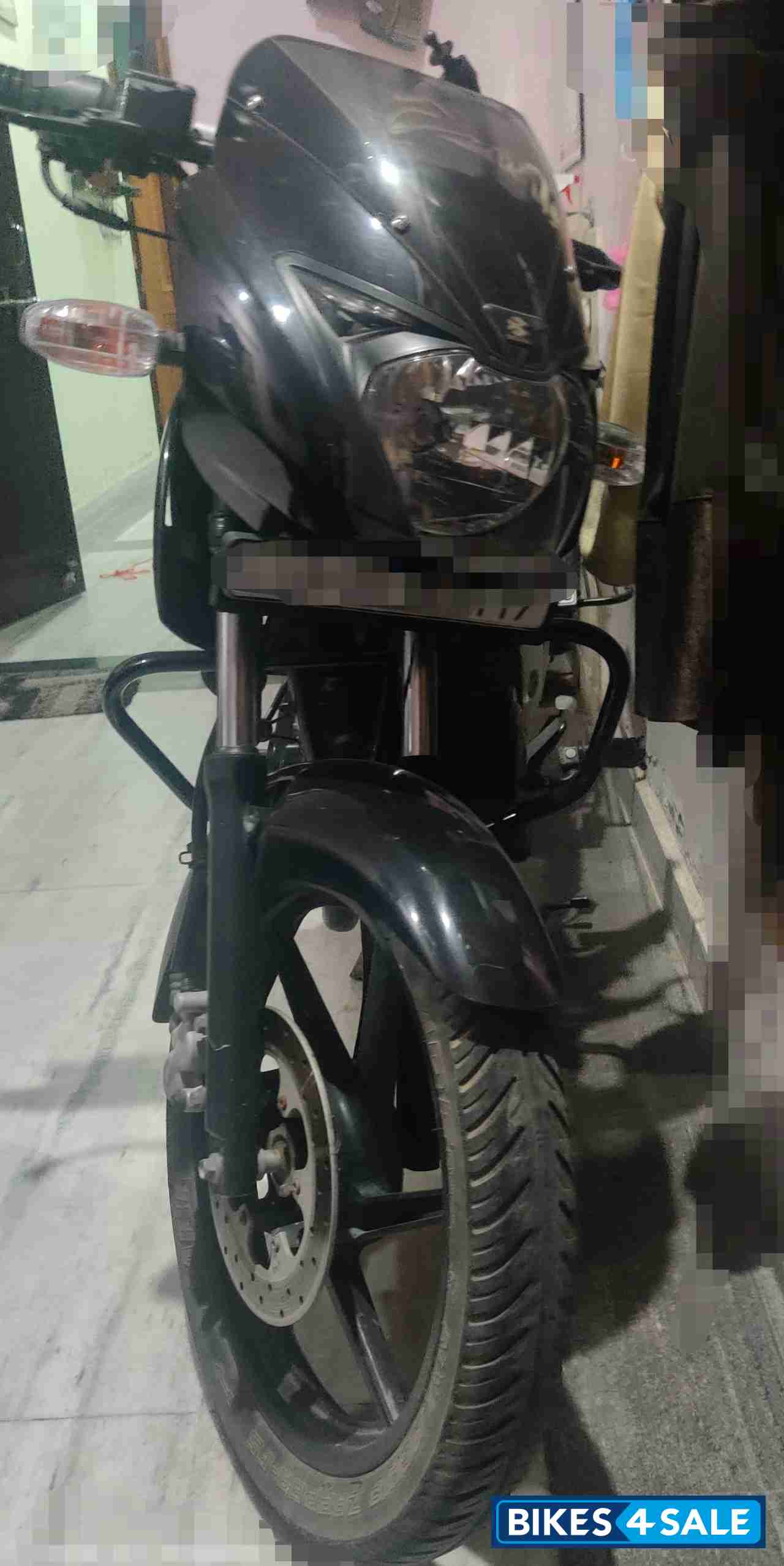Black Bajaj Pulsar 150 DTSi
