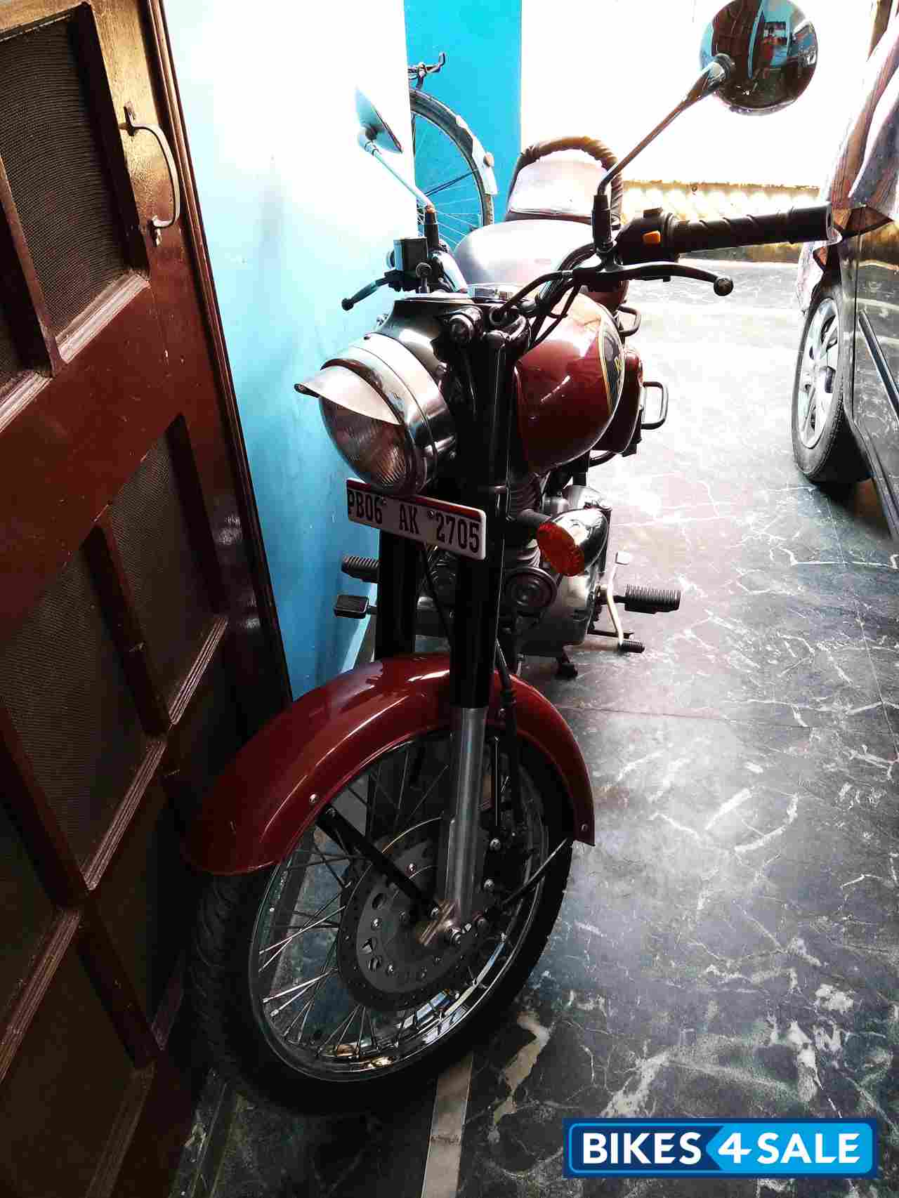 Chestnut Black Royal Enfield Classic 350 Chestnut Black Royal Enfield Classic 350