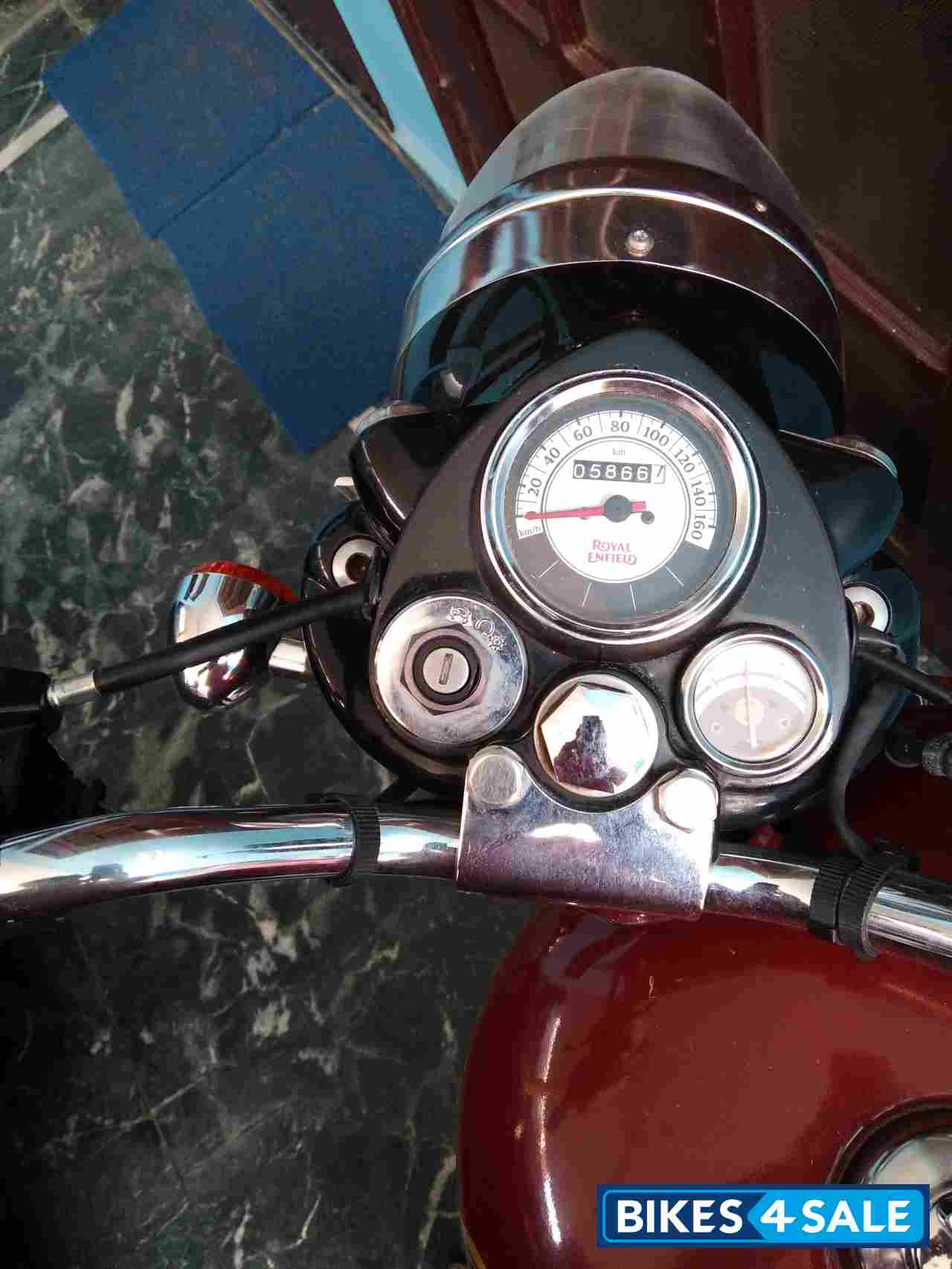 Chestnut Black Royal Enfield Classic 350 Chestnut Black Royal Enfield Classic 350