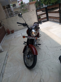 Chestnut Black Royal Enfield Classic 350