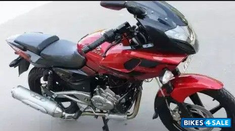 Bajaj Pulsar 220F