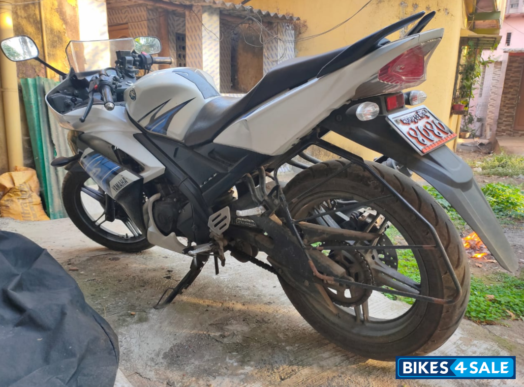 White Yamaha YZF R15 S