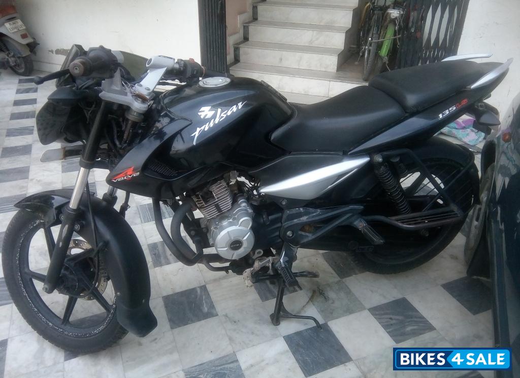 Black Bajaj Pulsar 135LS