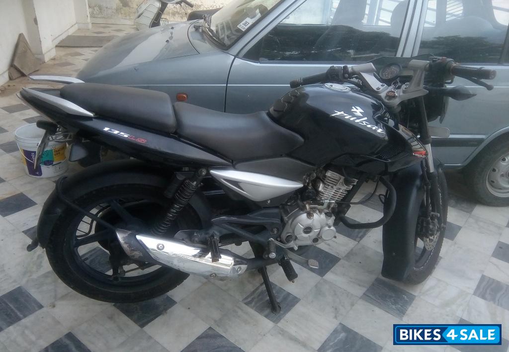 Black Bajaj Pulsar 135LS