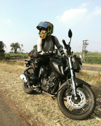 Matt+gloss Black Yamaha FZ25