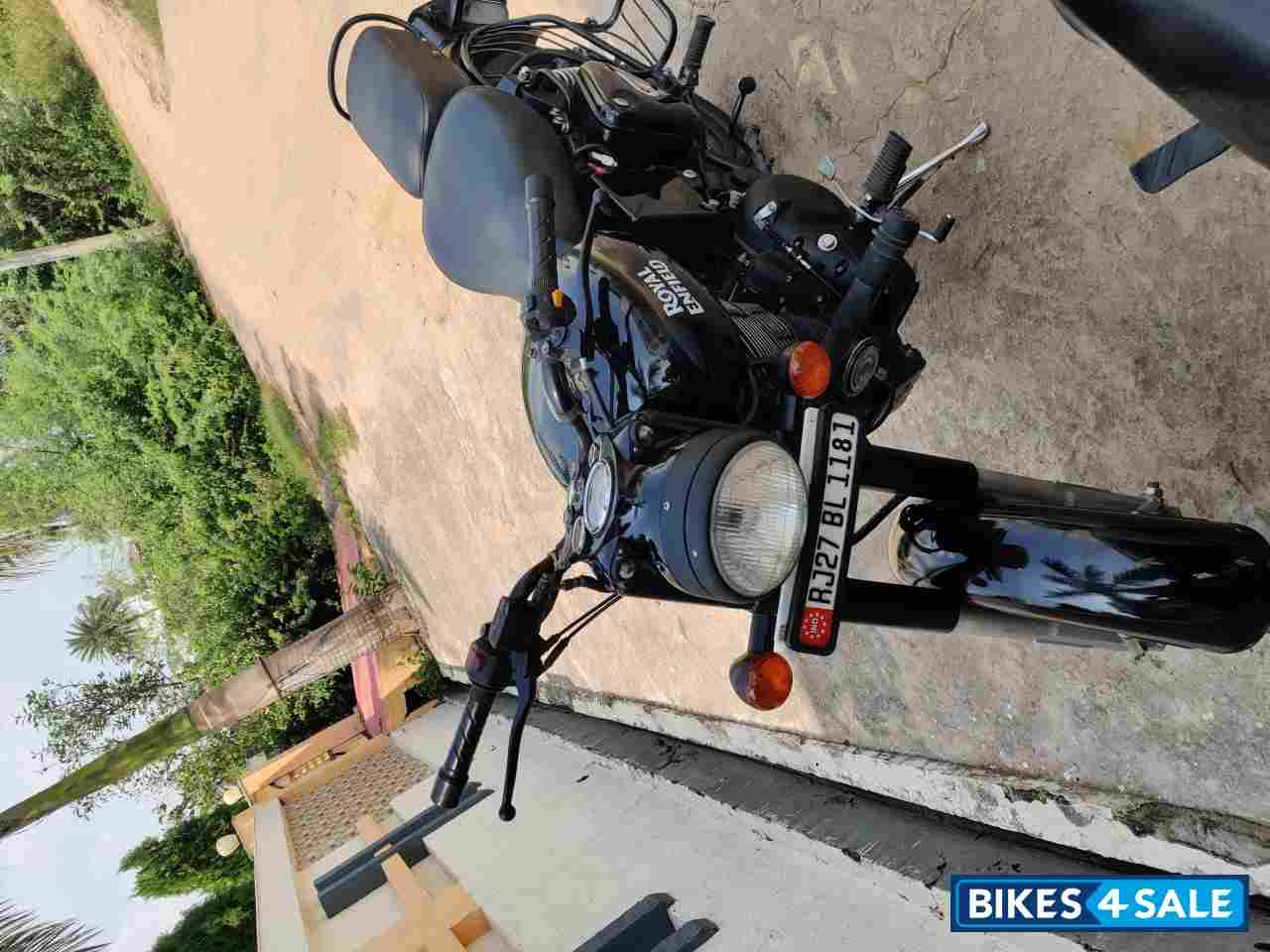 Stealth Black Royal Enfield Classic 500