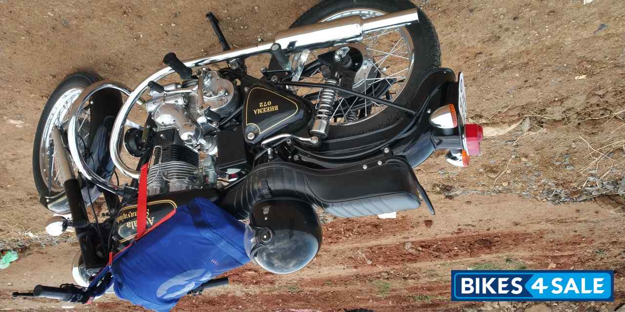 Black Royal Enfield Vintage Bullet