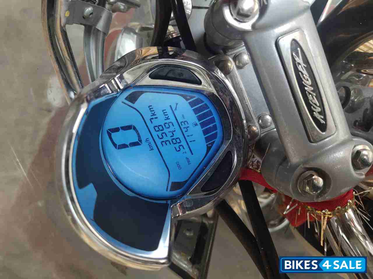 Black Bajaj Avenger Cruise 220 BS6