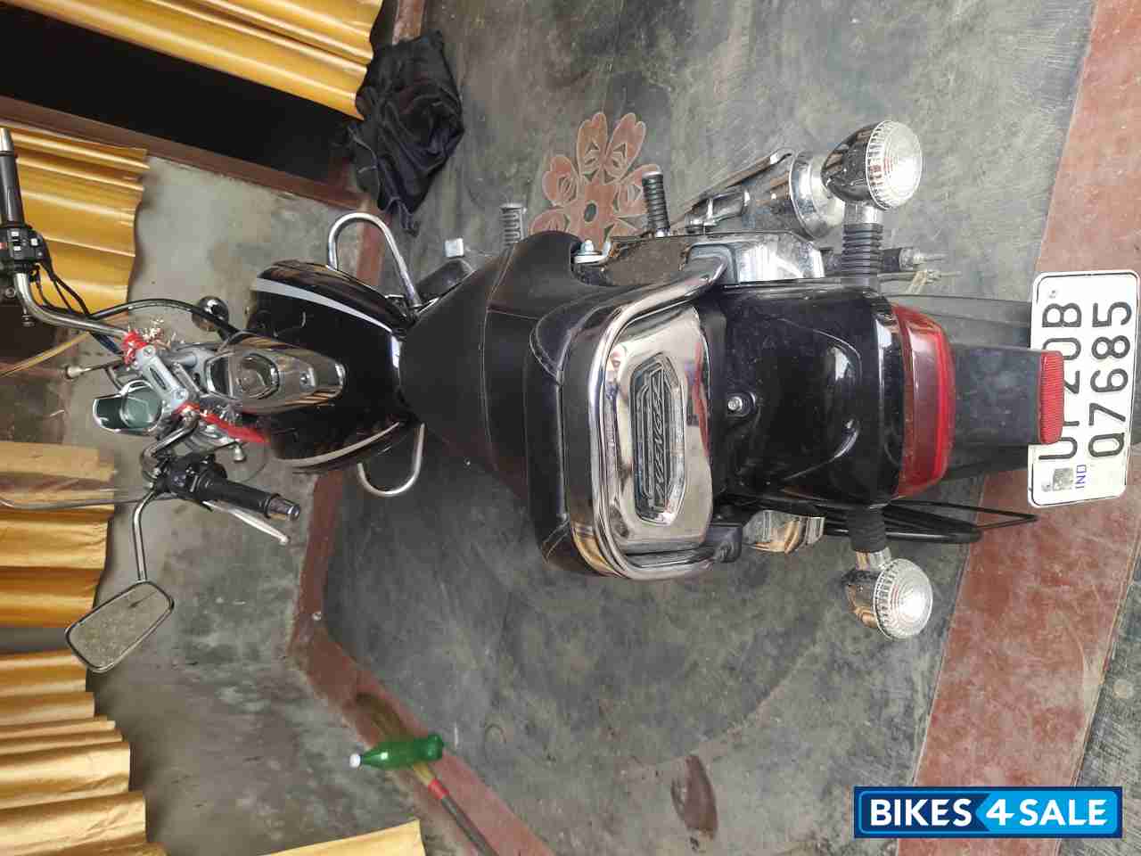 Black Bajaj Avenger Cruise 220 BS6