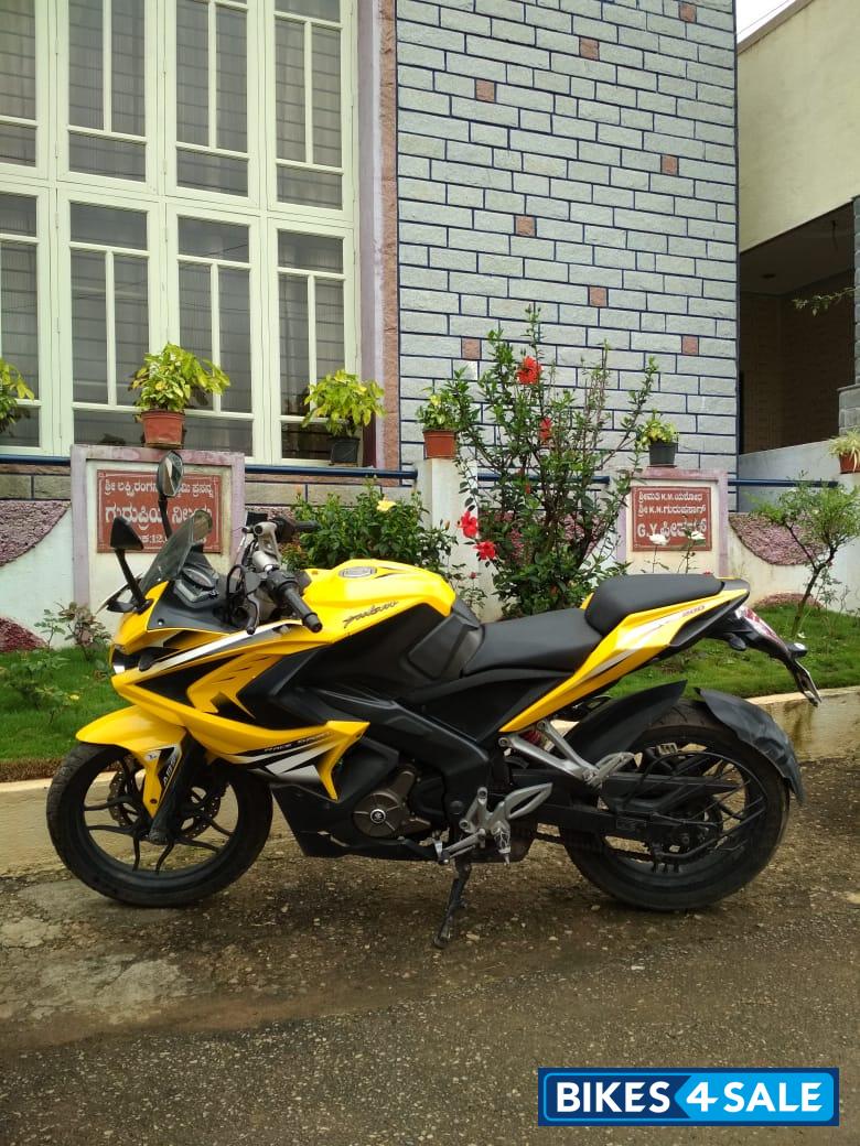 Yellow Bajaj Pulsar RS 200 ABS